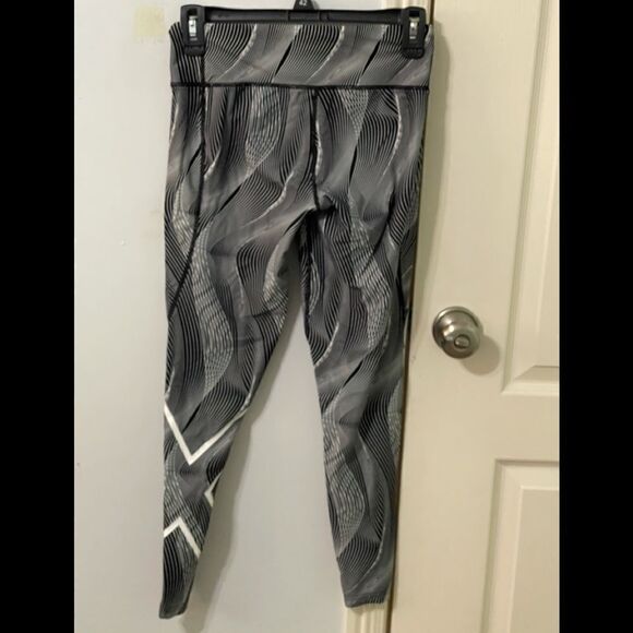 Women’s exercise tights   - Picture 2 of 7